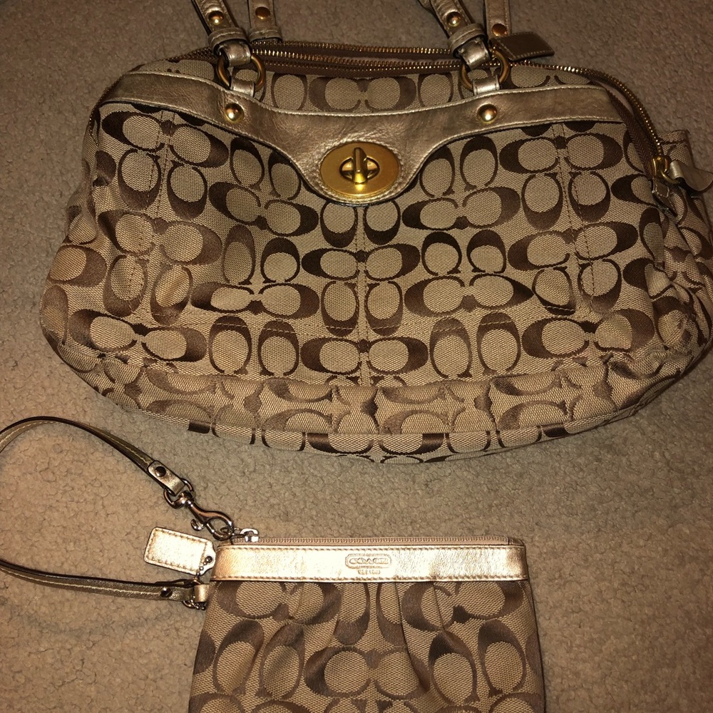 Coach purse and wristlet